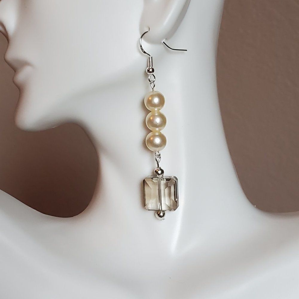 Pearl & clear beaded earrings - Handmade (NEW)